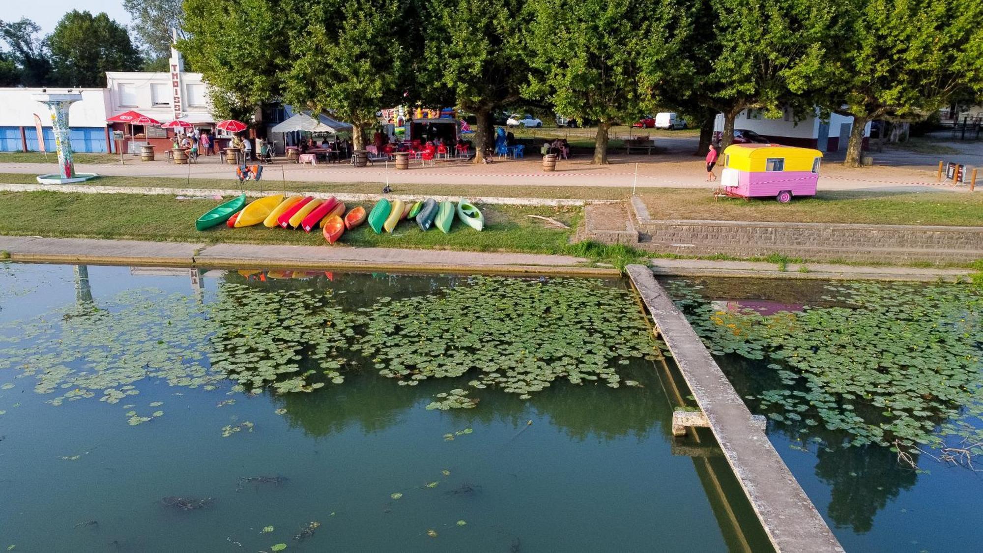 Camping De Thoissey *** Ngoại thất bức ảnh