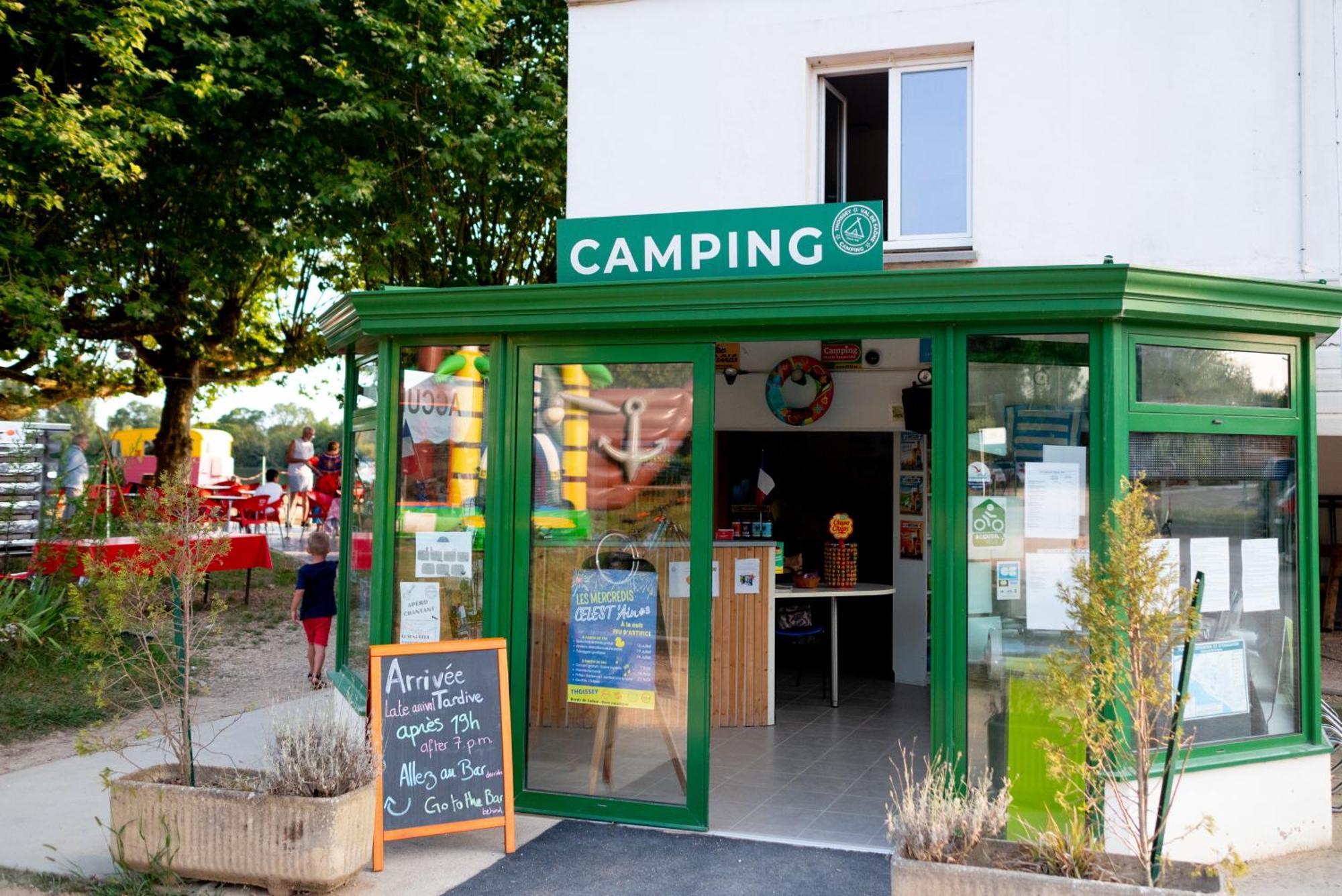 Camping De Thoissey *** Ngoại thất bức ảnh