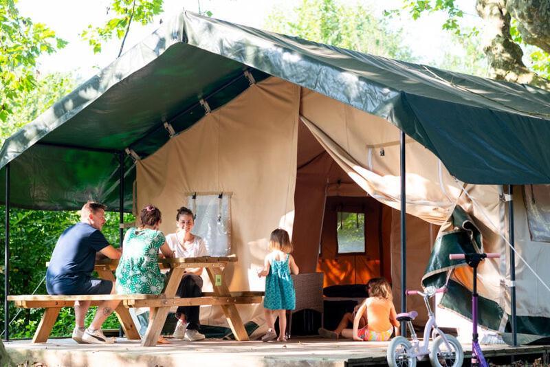 Camping De Thoissey *** Ngoại thất bức ảnh
