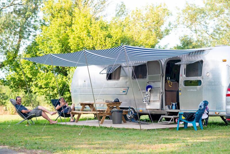 Camping De Thoissey *** Ngoại thất bức ảnh